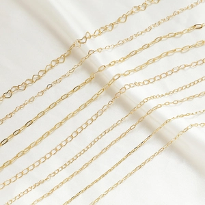 Selezione di catene minimaliste in oro 14k e maglie a cuore per la creazione di gioielli fai-da-te