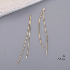 Dettaglio della catena a serpente lunga dorata 3x95mm per creazione gioielli fai-da-te