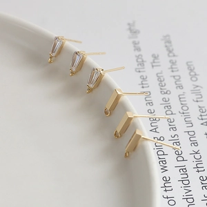 Accessoires de Clous d'Oreilles Simples en Cuivre Plaqué Or Avec Boucle Tige en Argent Sterling 925 Zirconia DIY