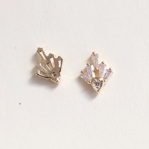 Exquisite swan shaped gold nail art charm with pink zircon and intricate metal hollow work