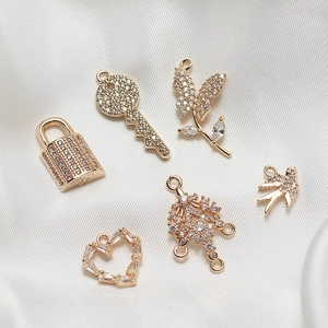 Pendentifs en Alliage Plaqué Or avec Strass pour Création de Bijoux DIY Breloques Forme Coeur Clé Serrure Oiseau Fleurs