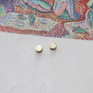 Perles rondes en métal doré poli miroir avec trous pour la création de bijoux DIY