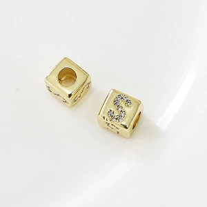 Perla quadrata placcata in oro con lettera S in cristallo per gioielli fai-da-te e bracciali