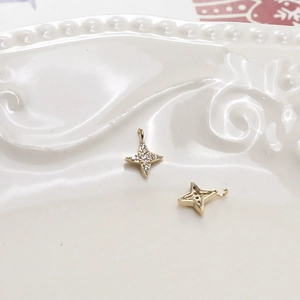Detailansicht goldener Sternanhänger mit Zirkonia für DIY Schmuckherstellung