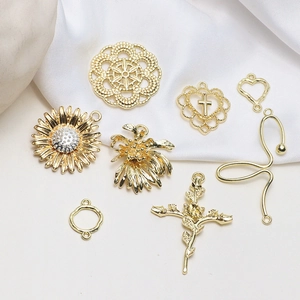 Pendentifs en Alliage Minimaliste Tournesol Rose Croix Cœur Creux pour Fabrication de Bijoux Boucles d'Oreilles Collier Or