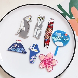 Colección de dijes japoneses de acrílico con el monte Fuji y carpas koi rojas