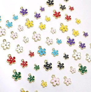 Bunte Legierung Blumenanhänger mit Goldkanten für DIY-Halsketten und Ohrringe Schmuck