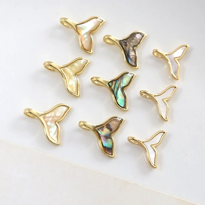 Pendentifs queue de baleine plaqués or avec nacre colorée pour création de bijoux DIY
