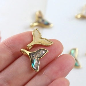Pendentif queue de poisson doré avec nacre naturelle pour création de bijoux DIY
