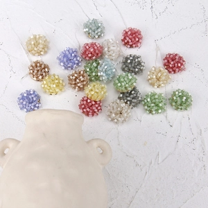 Accessori a fiori con perline color pastello per gioielli fai-da-te e orecchini