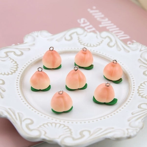 Pfirsich-Anhänger mit rosa Farbverlauf und Metallringen für DIY-Schmuckherstellung