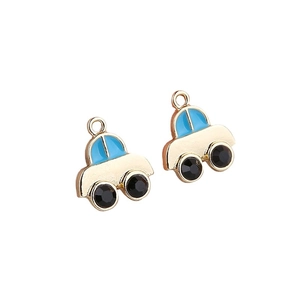 Goldfarbene Auto-Anhänger mit blauem Emaille und schwarzen Strasssteinen für DIY