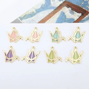 Bunte Origami-Kranich Anhänger aus Emaille für DIY Schmuckherstellung und Basteln
