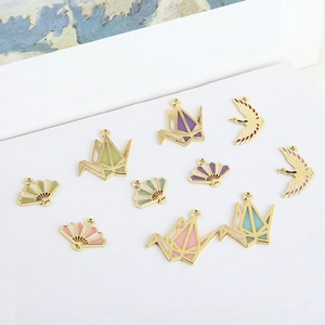 Emaille-Anhänger-Set mit Kranich- und Fächermotiven für DIY-Schmuckherstellung