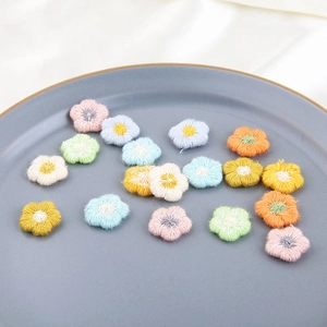 Gekleurde DIY gehaakte bloemenpatches in pastel macaron-tinten voor sieraden en accessoires