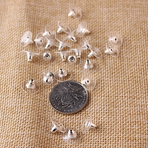 Fermoirs de boucles d'oreilles en silicone avec noyau en métal argenté et disque