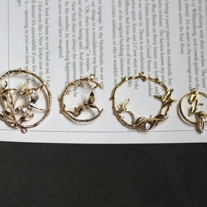 Colgantes de flores y pájaros chapados en oro 18K para pendientes y joyas DIY