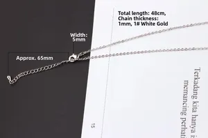 Detailansicht der 1mm dünnen silbernen Halskette mit Maßen und Karabinerverschluss