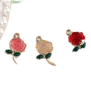 Ciondoli a rosa in smalto e lega in rosso, rosa e champagne per orecchini fai-da-te