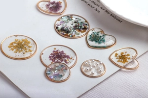 DIY resin flower and pearl jewelry pendants with gold alloy frames in various shapes