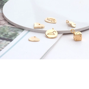 Pendentifs géométriques dorés fleurs feuilles et cœurs pour bijoux DIY