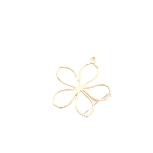 Pendentif fleur ajourée dorée pour création bijoux DIY avec design à cinq pétales