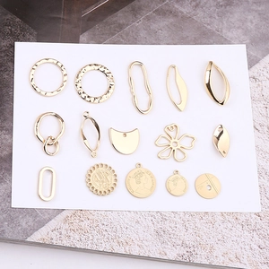 Vintage Gold Alloy Metal Pendants Irregular Geometric Coin Charms Flower Leaf Number 5 For DIY Necklace Earring Jewelry Making