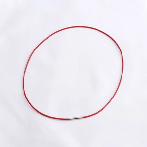 Cordon de collier en silicone rouge avec fermoir magnétique cylindrique argenté