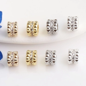 Perline Distanziatrici in Rame e Zirconia Per Creazione Gioielli DIY Charm Borchie a Piramide Foro Largo Placcate Oro Argento Accessori