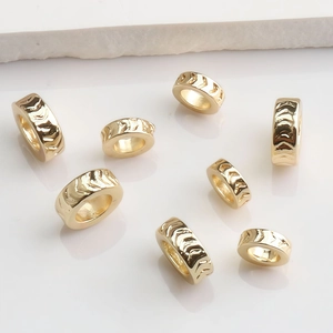 Cuentas espaciadoras bañadas en oro de 14K con grabado ondulado para bisutería