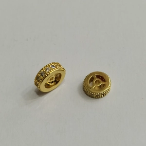 Distanziatori dorati con pavé di zirconi e bordi perlati per la creazione di gioielli fai-da-te