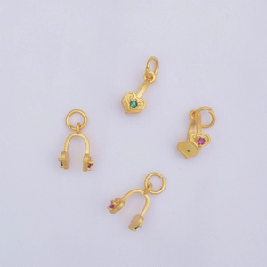 Colgantes de joyería dorados mate con forma de auriculares y piedras rojas y verdes