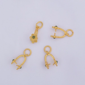 Cierres de colgante de flor en oro arena con piedra verde para collares DIY 4pcs