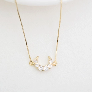 Collier chaîne vénitienne plaqué or 14K avec pendentif croissant serti de zircons
