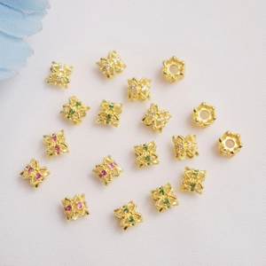 Distanziatori a fiore in oro 14K con zirconi colorati per creazione di gioielli DIY