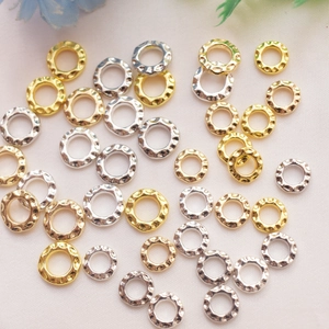 14k Gold gefüllte gehämmerte Metallringe in Gold und Silber für DIY-Schmuck