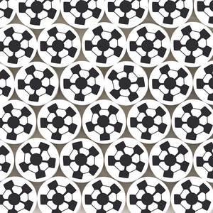 Platliggende voetbal polymeer kleikralen met zwart-witte geometrische patronen