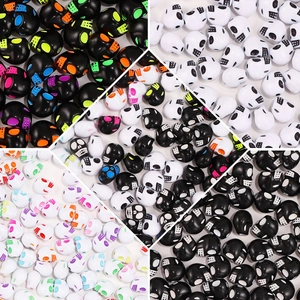 Perles en Vrac de Crâne en Acrylique Multicolore Gothique DIY Matériel pour Bracelet Collier Artisanat Fait Main Accessoires Halloween