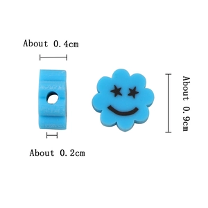 Perles fleurs bleues en argile avec visage souriant et trou de 0,2 cm pour bijoux