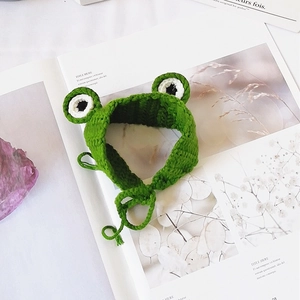 Handmade green crochet frog hat for cats and dogs with adjustable straps for pets