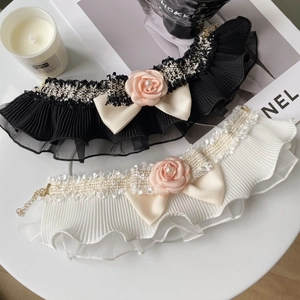 Collier en dentelle avec nœud en tweed et rose pour chats et petits chiens