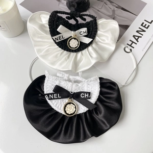 French Elegant Pet Knitted Bib Scarf With Camellia Flower Pendant Artificial Pearl Lace Decoration Elegant Cat Dog Neck Accessory Black White