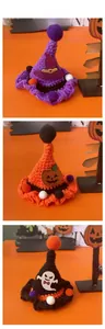 Présentation sur trois niveaux de chapeaux d'Halloween au crochet pour animaux de compagnie