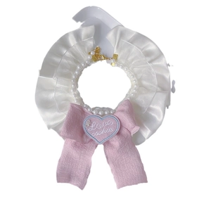 Süßes Haustierhalsband mit Perlen, weißer Spitze und rosa Herzschleife mit Love Cookie-Stickerei