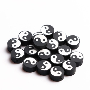 Perles plates rondes Yin Yang en argile polymère noir et blanc pour bijoux DIY