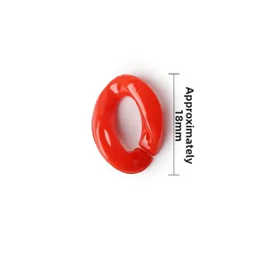 Detail eines roten Acryl-Kettenglieds mit 18mm Höhenmaß für DIY-Schmuckherstellung