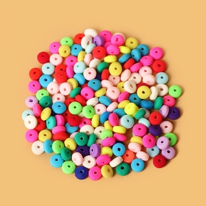 Cuentas espaciadoras de arcilla polimérica de colores para joyería DIY, discos en pack de 100