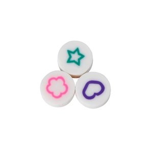 Kit de perles DIY avec motifs colorés d'étoiles, fleurs et cœurs sur argile polymère