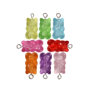 Lot de huit breloques oursons colorés en acrylique translucide pour bijoux DIY