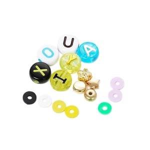 Bunte Acryl-Buchstabenperlen und goldene CCB-Abstandsperlen für DIY-Schmuckarmbänder